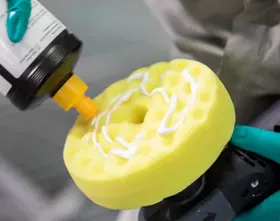 3M 50879 Diam 150mm mousse de polissage alvéolée jaune à montage facile