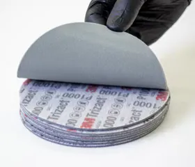 3M 02091 P1000 diam 75mm 15 disques trizact Hookit de finition sur mousse